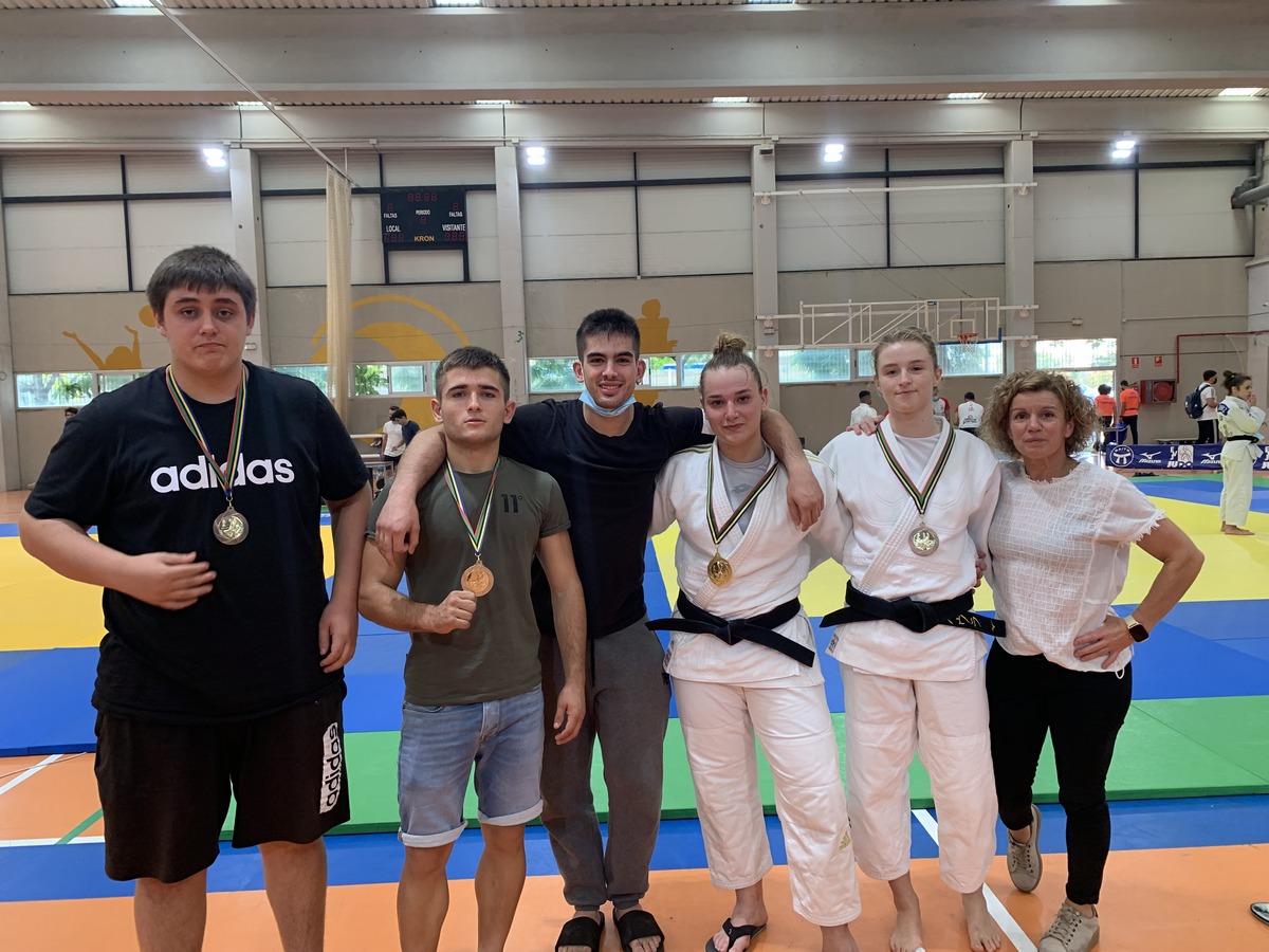ORO, PLATA Y 2 BRONCES en la  Copa de Espa&ntilde;a Junior de Valencia. 02-10-21